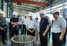 新乡市市长魏建平莅临沐鸣娱乐2筛机调研指导